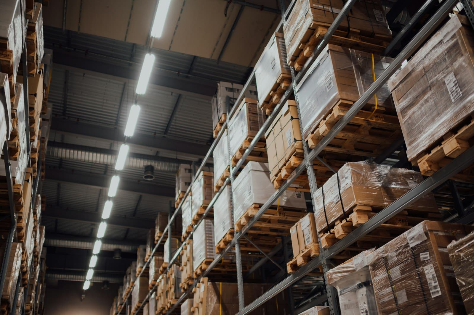 Retail & E-Commerce